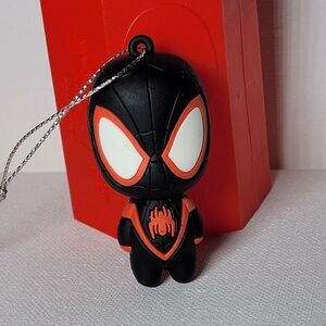 HALLMARK MYSTERY ORNAMENTS MARVEL SPIDER-MAN Miles Morales Mini‎ Ornament